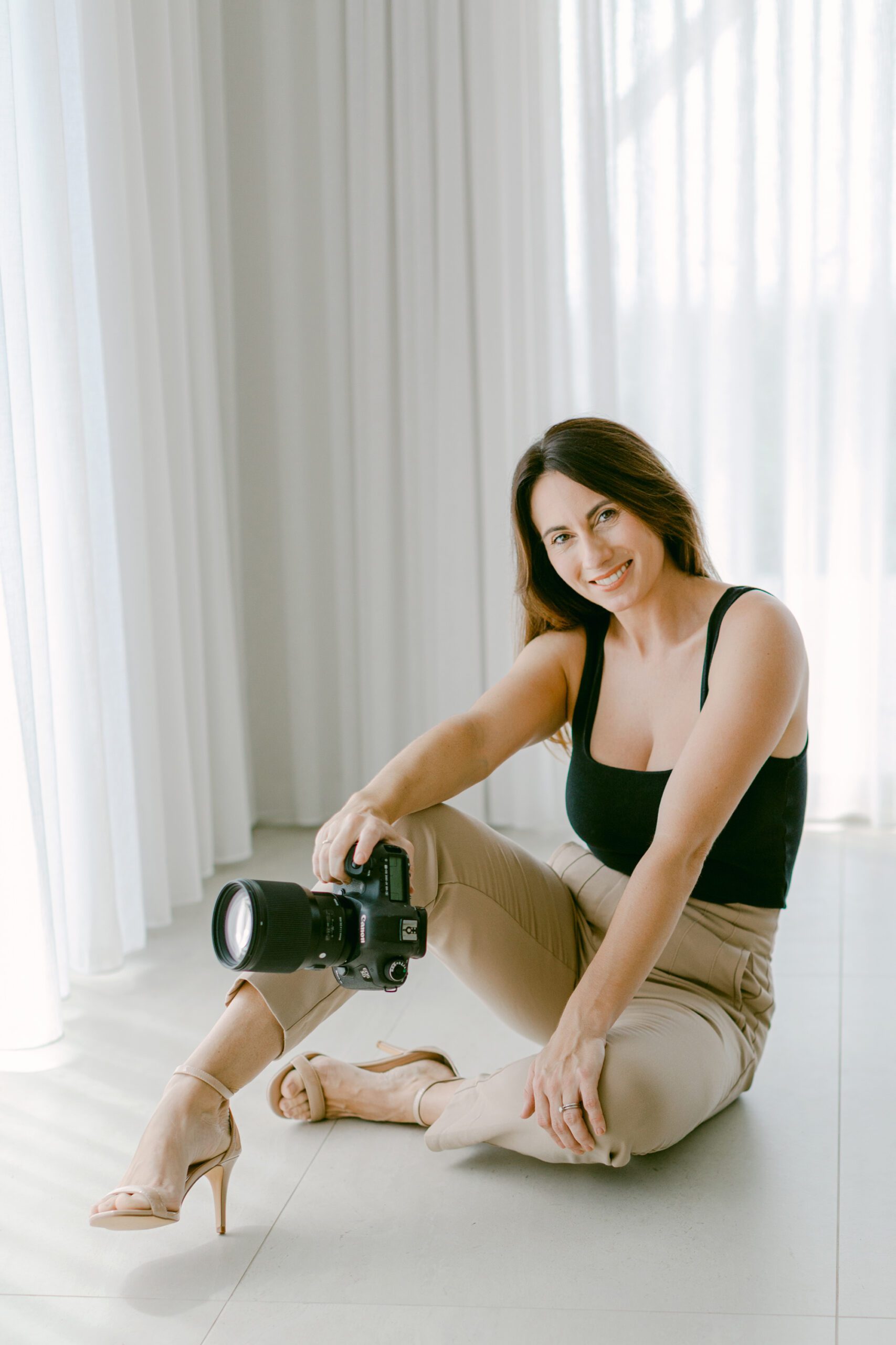 Meet me, Chantelle founder of Dawn and Vale, wedding and lifestyle photographer